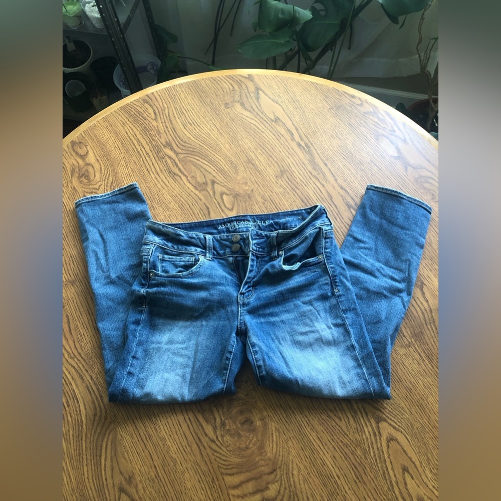 NWOT American Eagle Artist Crop Super Stretch Jeans